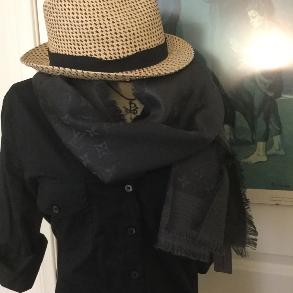 LV  Monogram Shine Shawl - Scarf/Wrap